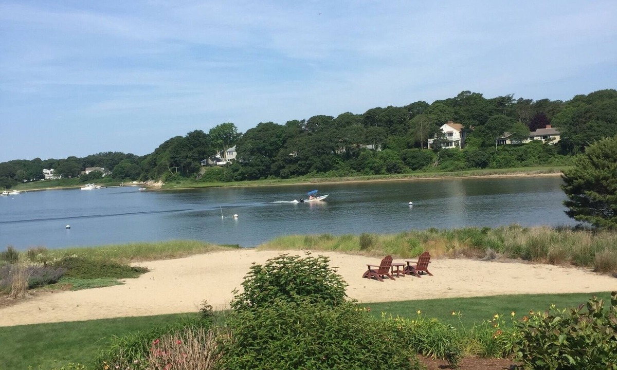 East Falmouth House | Fantastic five bedroom 3 1/2 bath house on the water in Falmouth