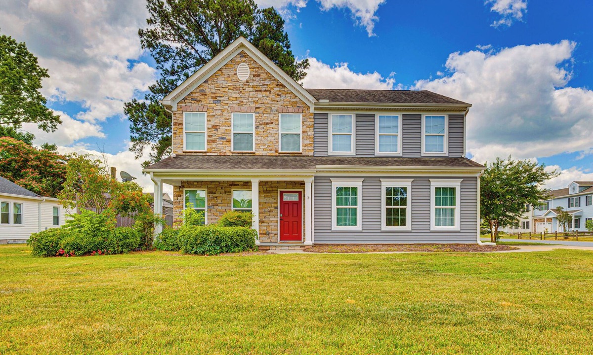 Chesapeake House | Fenced Yard & Patio! 2,400-Sq-Ft Chesapeake Home