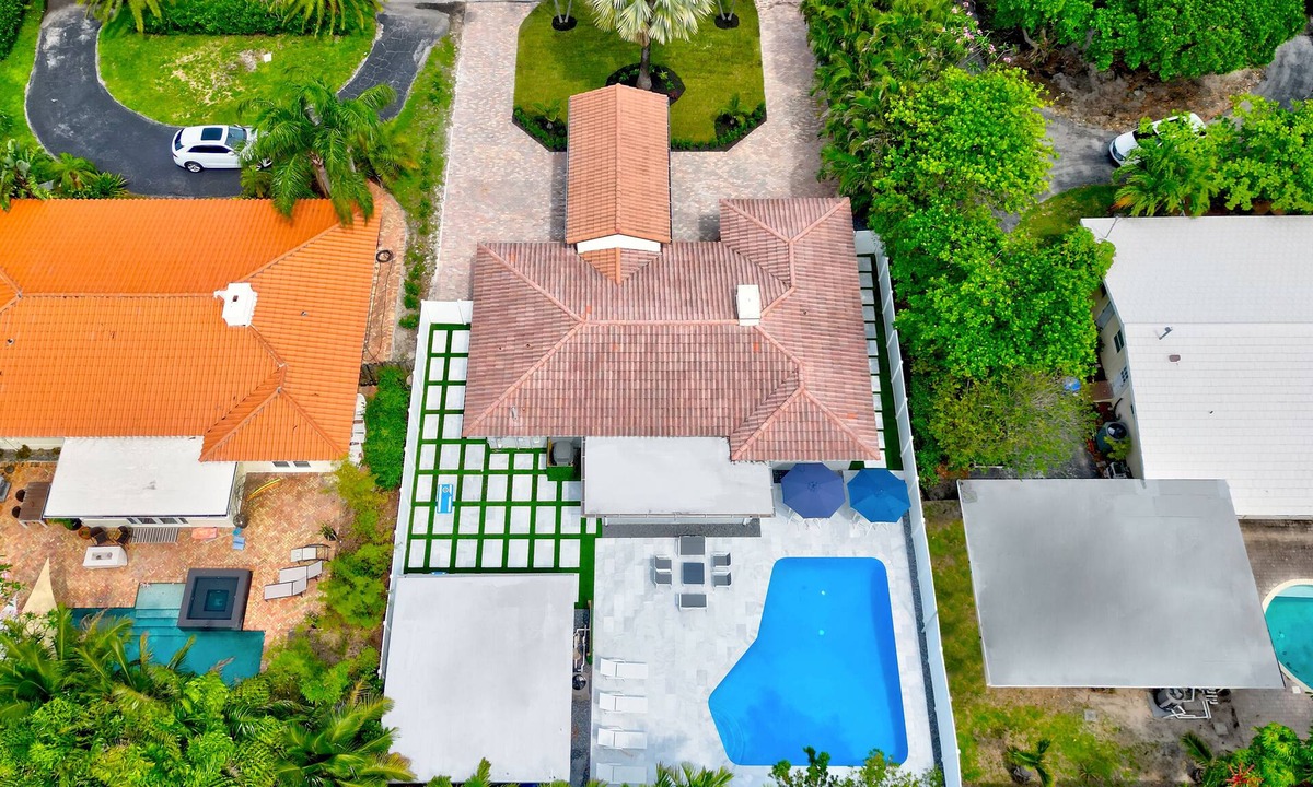 Lauderdale Beach House | FIFA Perfect | Oceana: Pool, Game Room, Walk to Beach