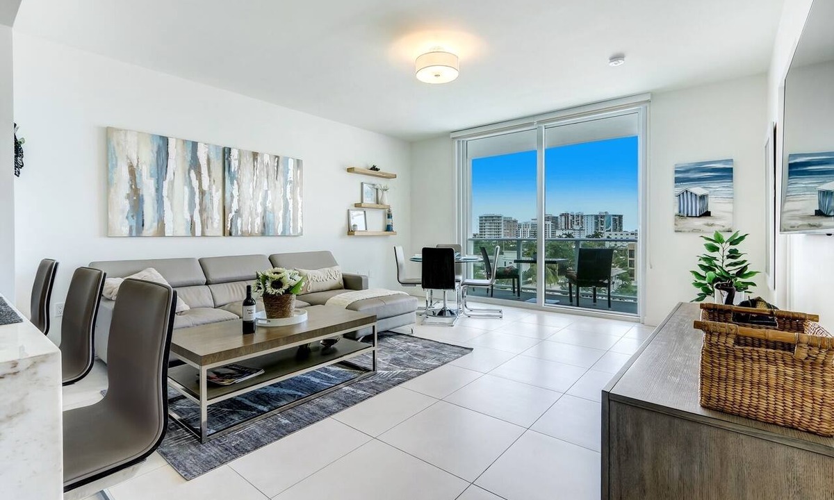 Central Beach Condo | FIFA Perfect | Tiffany Coral: 6th FL, Pool, Gym, & Mins to Beach