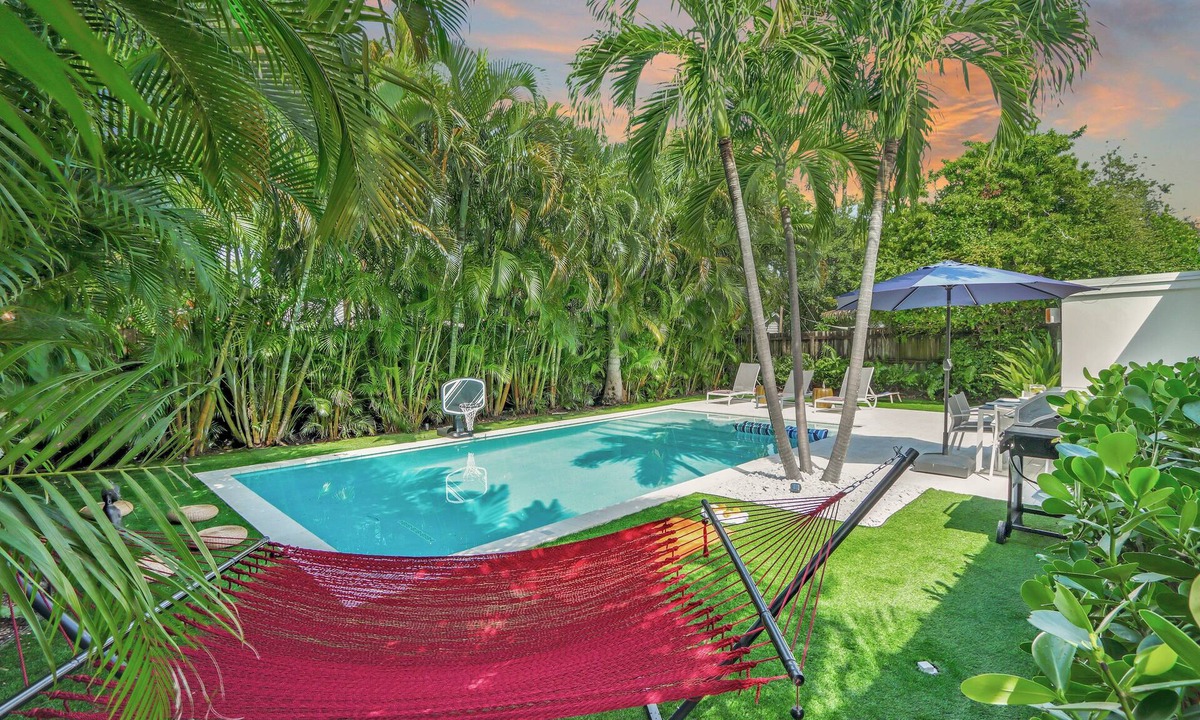 Middle River Terrace House | MAJOR INTERNATIONAL SPORTING EVENT Perfect | Zen Den: Wilton Manors, Htd Pool, Work Friendly, BBQ,Near Beach