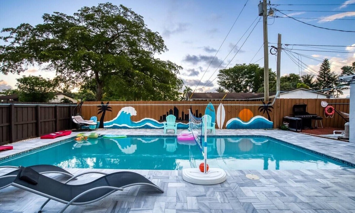 Sunset Villa | MAJOR INTERNATIONAL SPORTING EVENT WC 26 | Pool, Jacuzzi, Game Room + 6Mi Beach