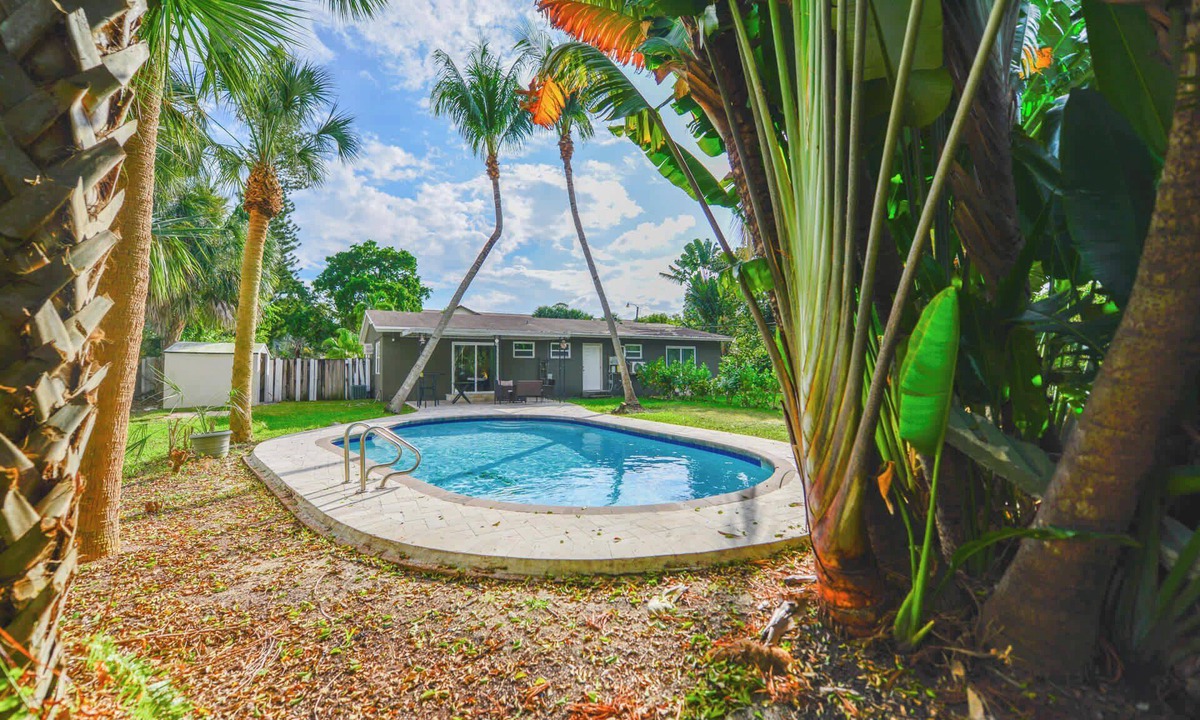 Middle River Terrace House | Major international sporting event Pool Retreat | Near Beach & Sleeps 8