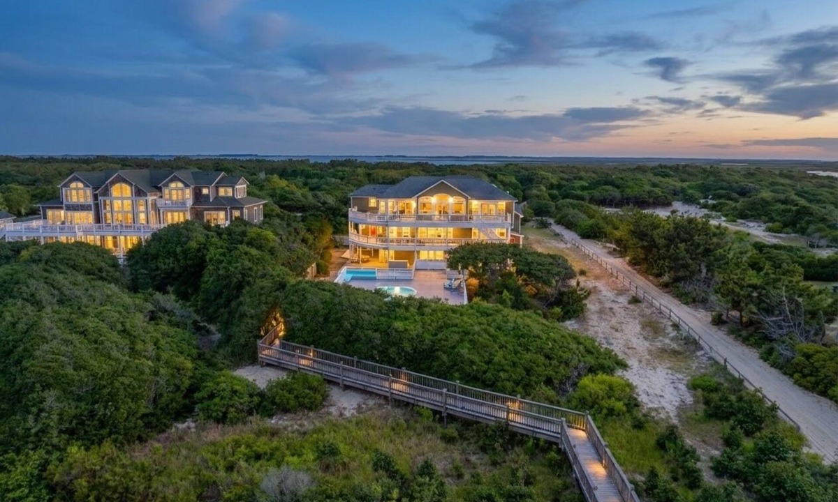 Corolla House | Fitzgerald Estate | Sleeps 30 | Weddings & Retreats | Oceanfront OBX