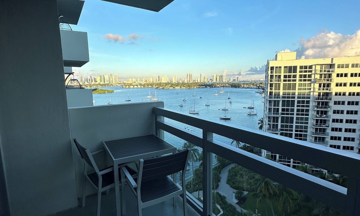 North Beach Apartment | Flamingo Point Miami beach