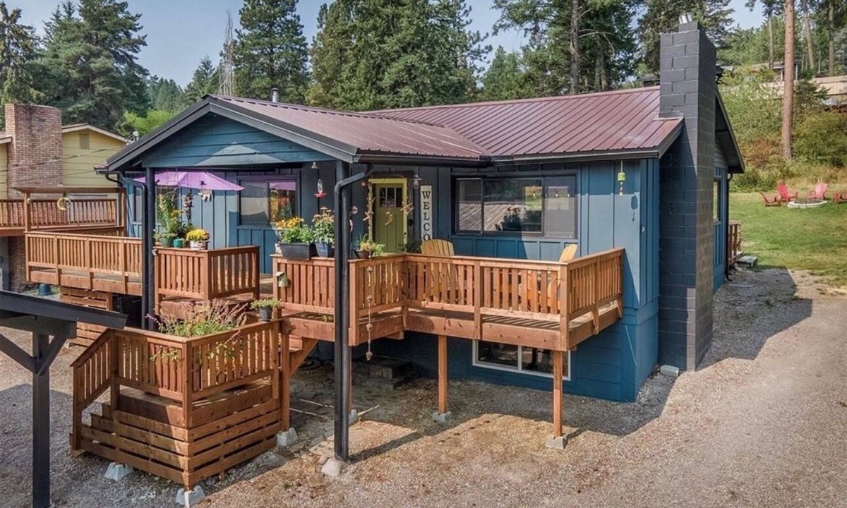 Woods Bay House | Flathead Lake 5 bedroom home