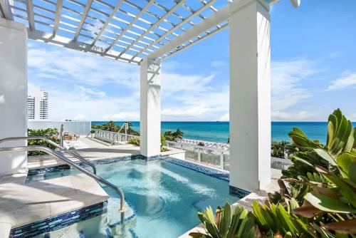 Mid Beach House | Fontainbleau Ocean View Terrace Spa plus Private Pool