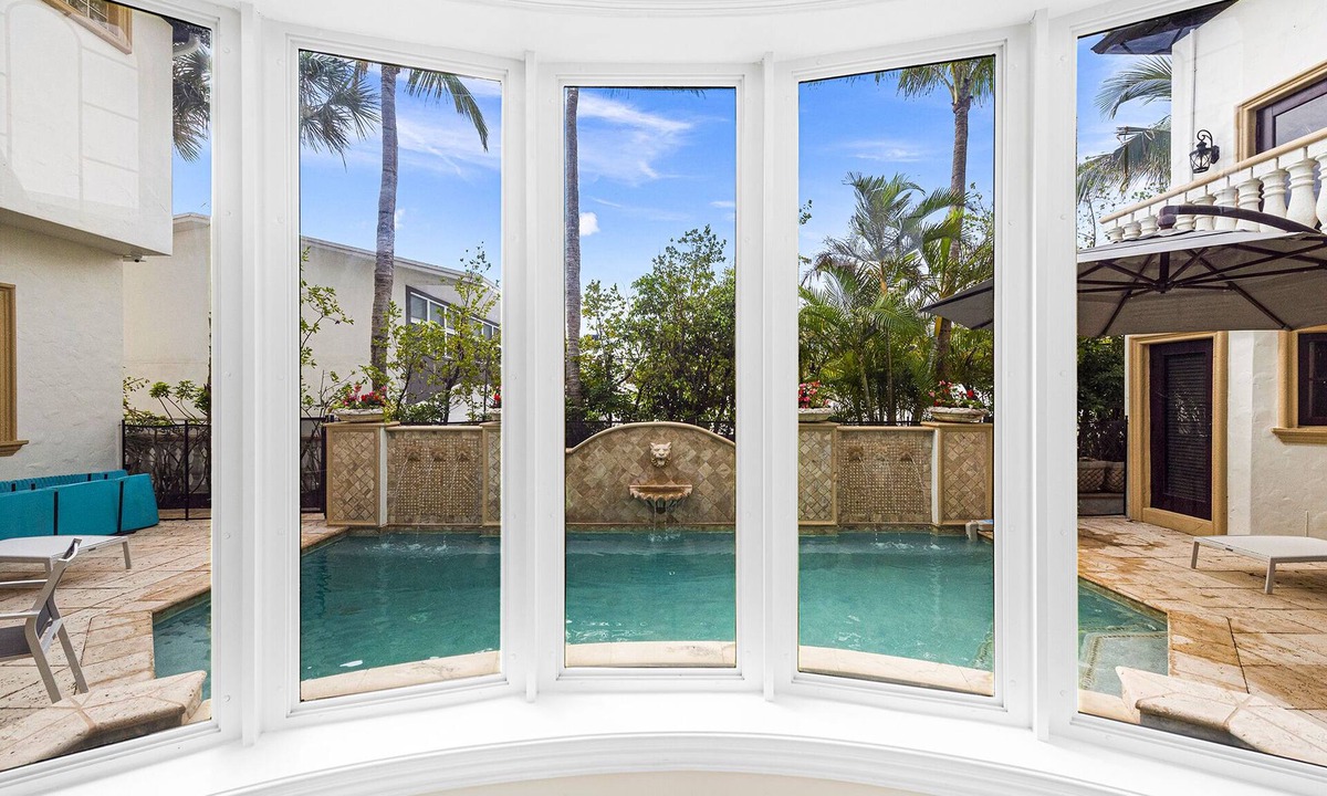 Lauderdale Beach House | FORMULA 1 FT LAUDERDALE DIRECT OCEANFRONT BCH HOUSE - DISCOUNTED
