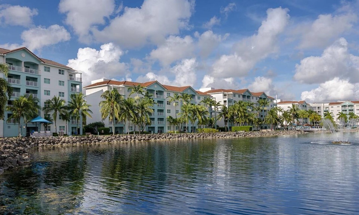 Doral Resort | Formula 1 Weekend at the Marriott Villas at Doral in a 2 Bedroom Villa w/Balcony