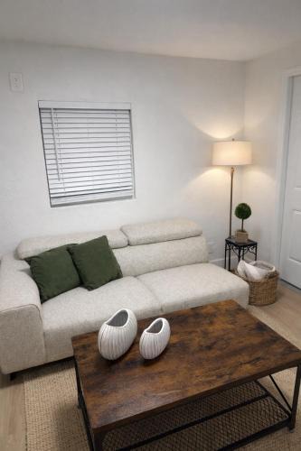 Dania Beach Apartment | Fort Lauderdale Airport Pacifica Lake Bleu