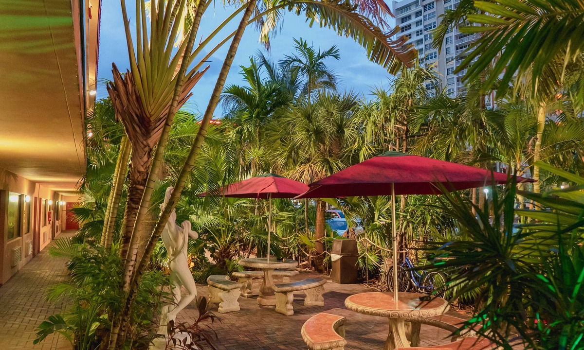 Bermuda Riviera Hotel | Fort Lauderdale Beach Resort Hotel & Suites