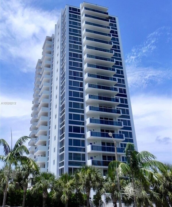 Lauderdale Beach Apartment | Fort Lauderdale luxury Condo 2/2 BR Direct Ocean View, Pool, long-Term