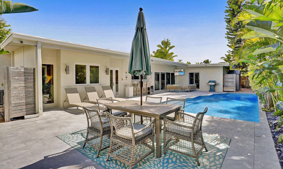 17th Street Causeway House | Fort Lauderdale Beach House with Golf Cart, Pool, walk to beach!