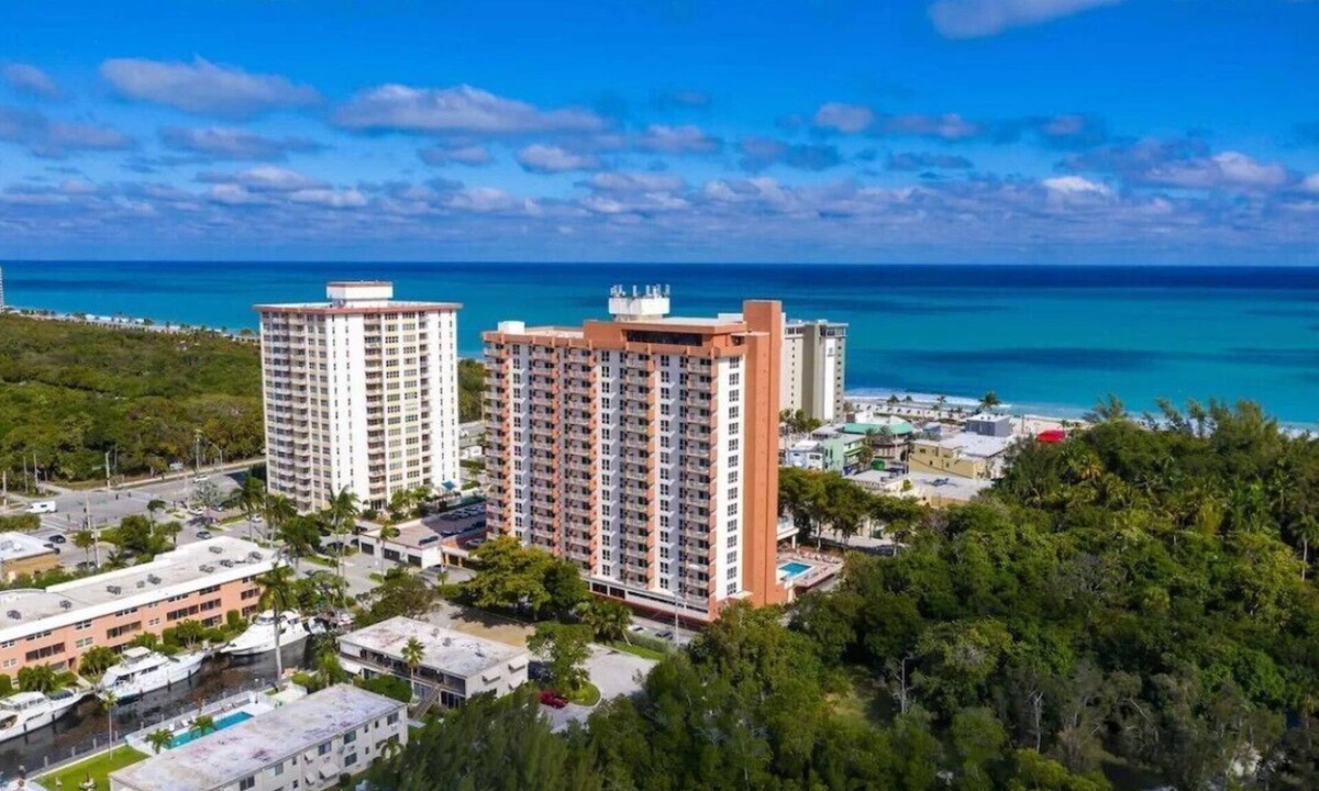 East Fort Lauderdale Resort | Fort Lauderdale Beach Resort 2 Bedroom Suite; RATES ARE NEGOTIABLE!