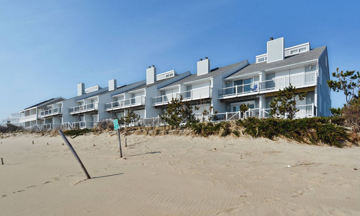 Fenwick Island House | Free Golf at Bear Trap Dunes and MORE! Beautiful oceanfront town home with an elegant feel and perfect beach front location