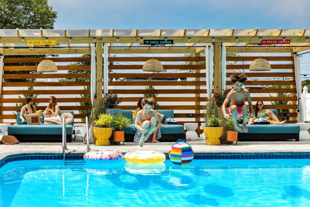 West Yarmouth Hotel | Freebird by Reverie Boutique Collection