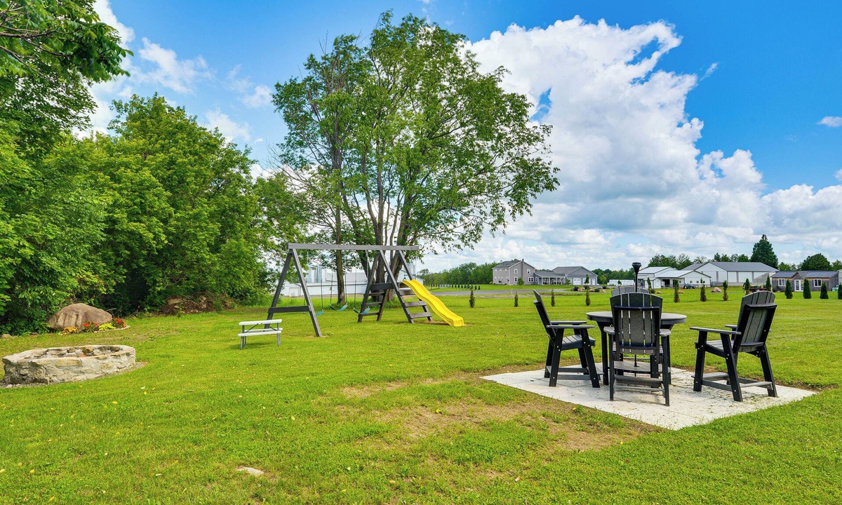 North Bangor House | Fun w/Family! 'Country Getaway' in North Bangor