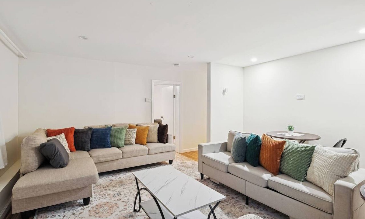 Lower Vailsburg Apartment | Furnished 3BR/2BA 30+ Night Stays