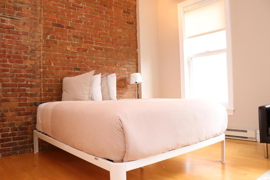 Columbus Apartment | Furnished Studio in the South End #4