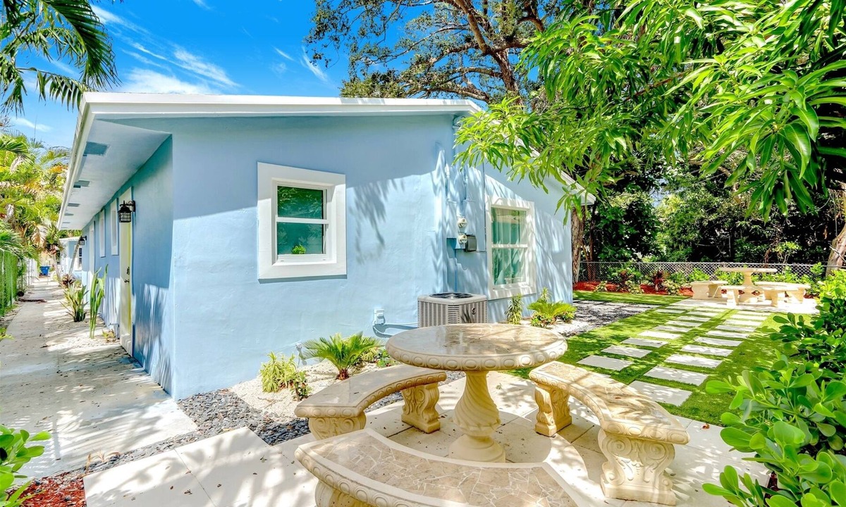Little Ranches Apartment | Fusion: Trendy design & Near Beach