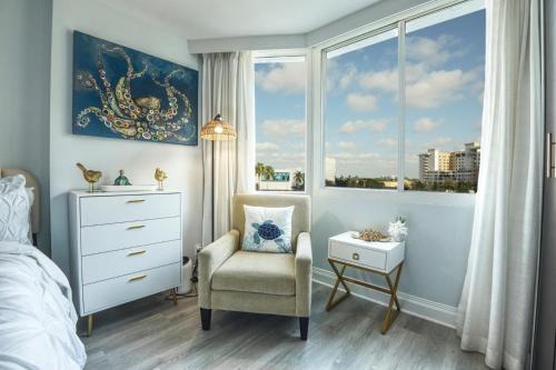East Fort Lauderdale Hotel | GalleryOne Doubletree Hilton GC Turtle Cove