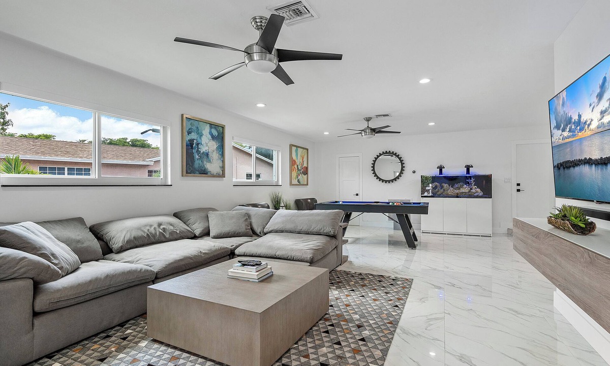 Miami Gardens House | Gardens Resort Luxury Retreat located - Minutes away from the Hardrock Satdium