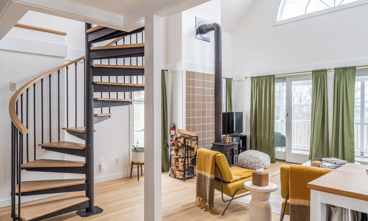 Philipstown House | Garrison Woods Getaway: Guest House w/Screened Porch and Mountain Views