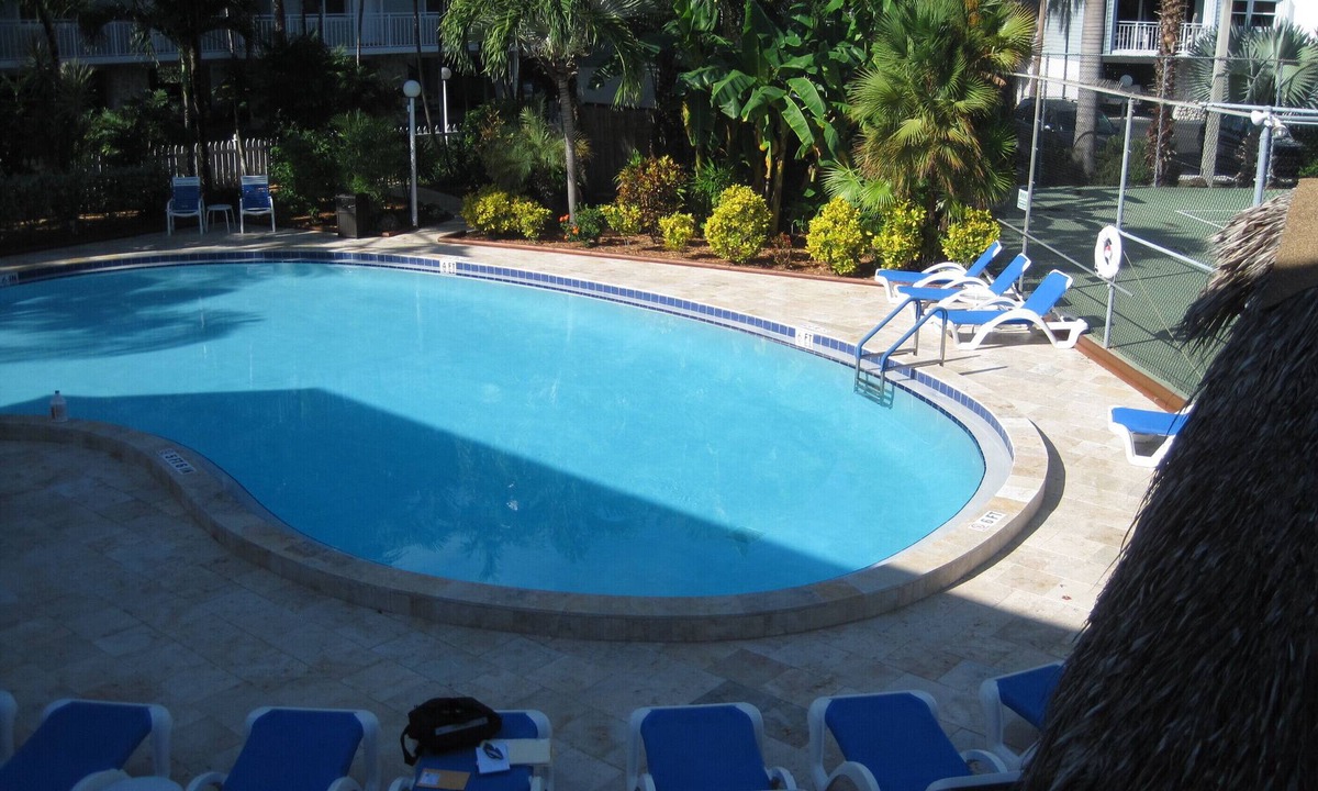 Key West Condo | GATED OCEANFRONT CONDO AT SMATHER'S BEACH