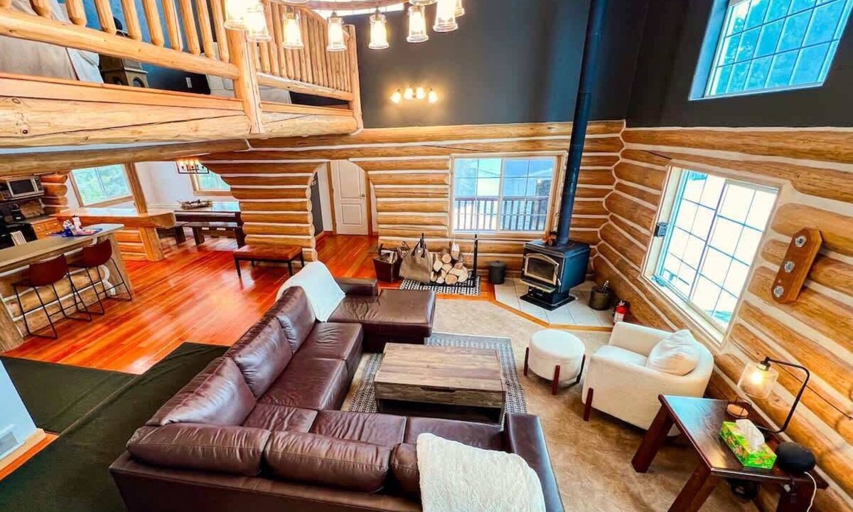 Coram House | Glacier Dream Escape! 6 Bed/4.5 Bath, Sleeps 12!