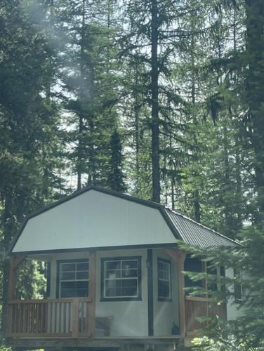 Essex Hotel | Glacier Haven Inn