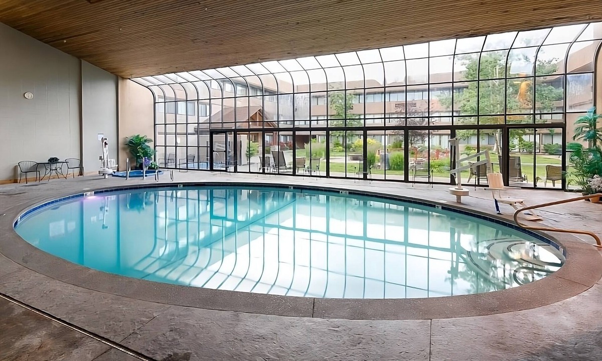 Kalispell Hotel | Glacier National Park Adventure! Indoor Pool, Pets Allowed, FREE Parking!