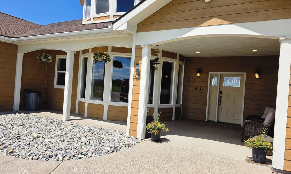 Evergreen House | Glacier View Haven - Sleeps 10 - Near Glacier National Park - Family Friendly