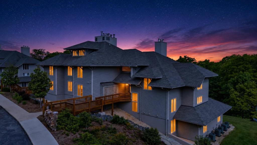 Nellysford Apartment | Golf Access Summer - Escape Wintergreen Resort - 3BR3BA, Pets OK & Sleeps 12