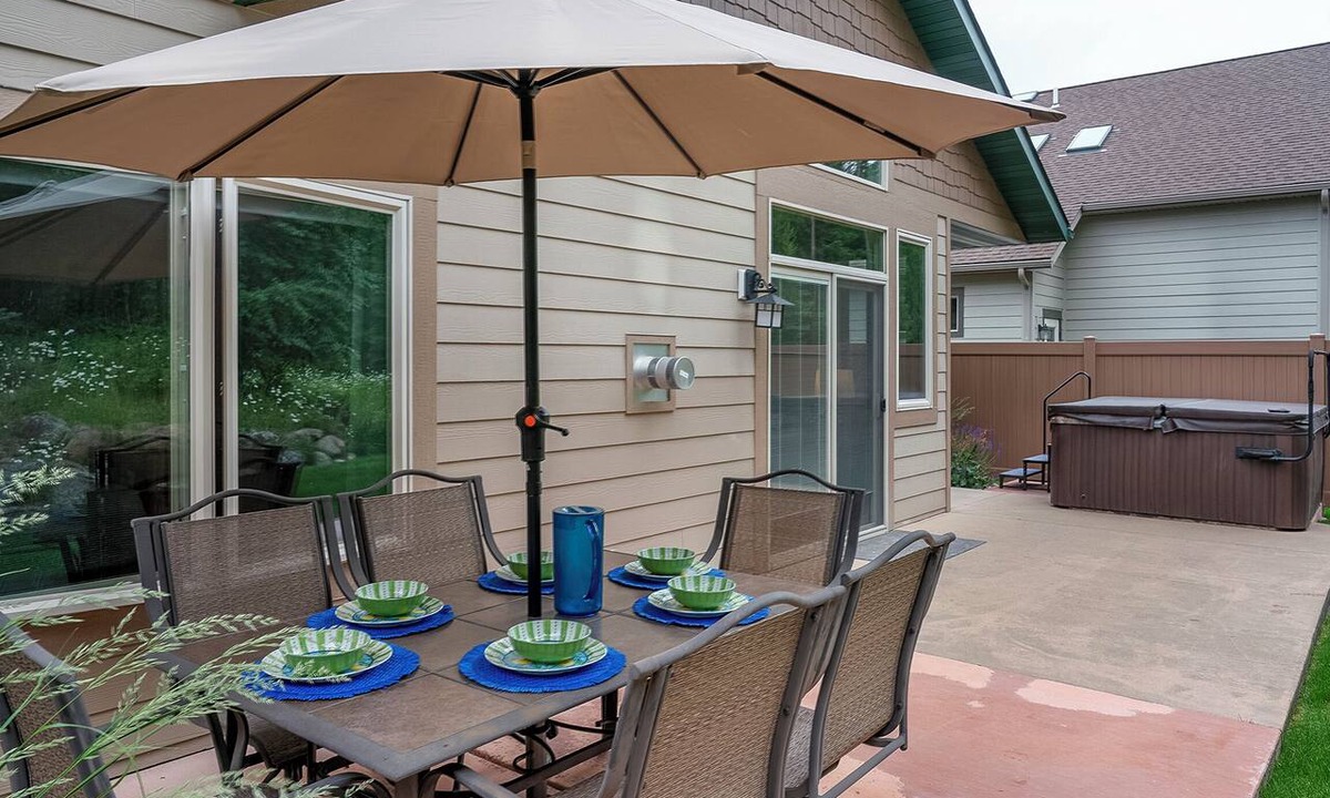 Columbia Falls House | Golf Course Townhome 3 bed/3 bath, Private Hot Tub