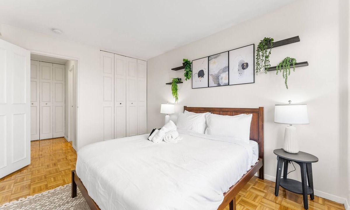 North Brookline Apartment | Gorgeous 2bd/1.5ba Next to BU 8jik