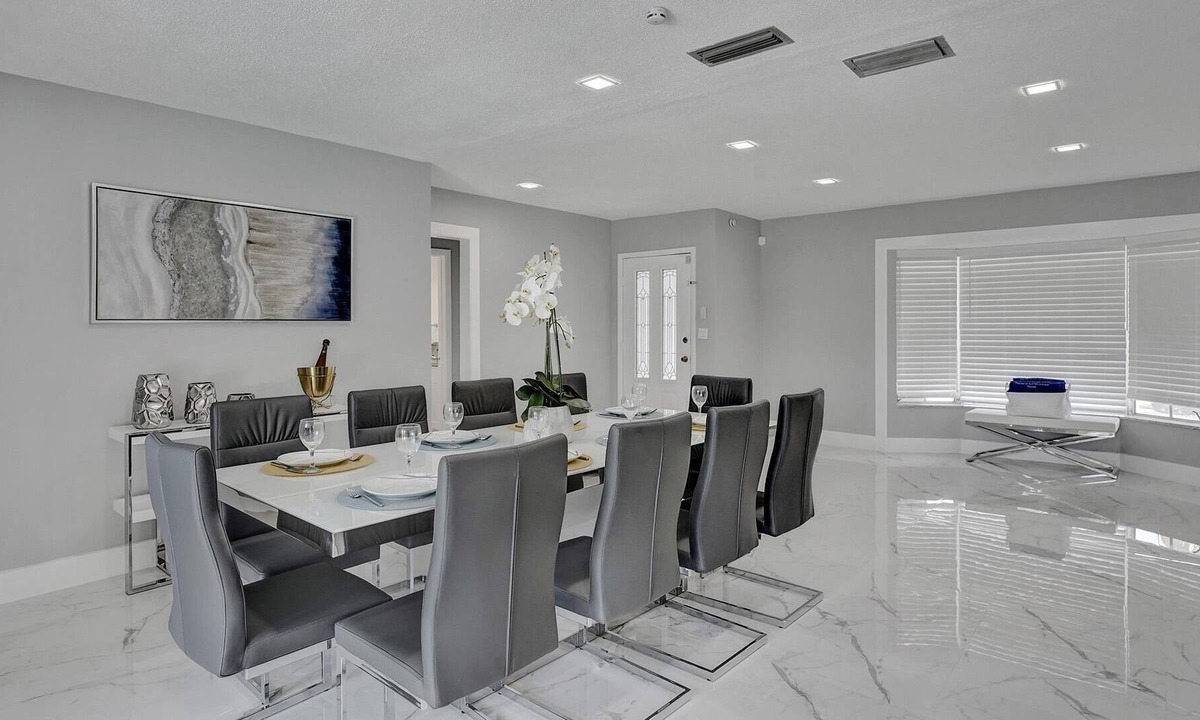 Boulevard Heights Villa | Gorgeous 4br Villa with Pool