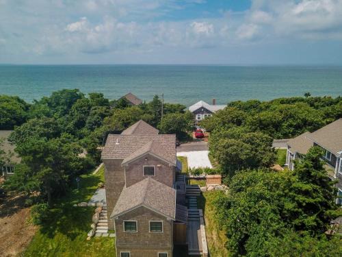 North Eastham House | Gorgeous Architectural Home w Water Views