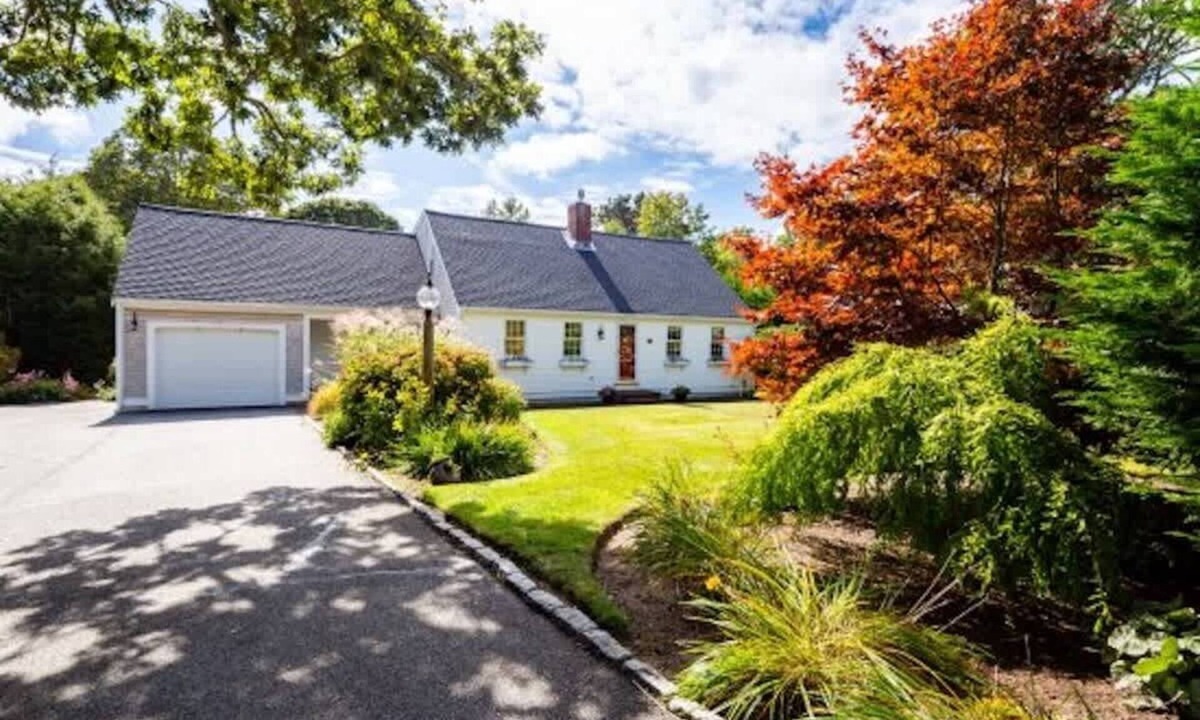 Chatham House | Gorgeous, Dog Friendly, Central AC