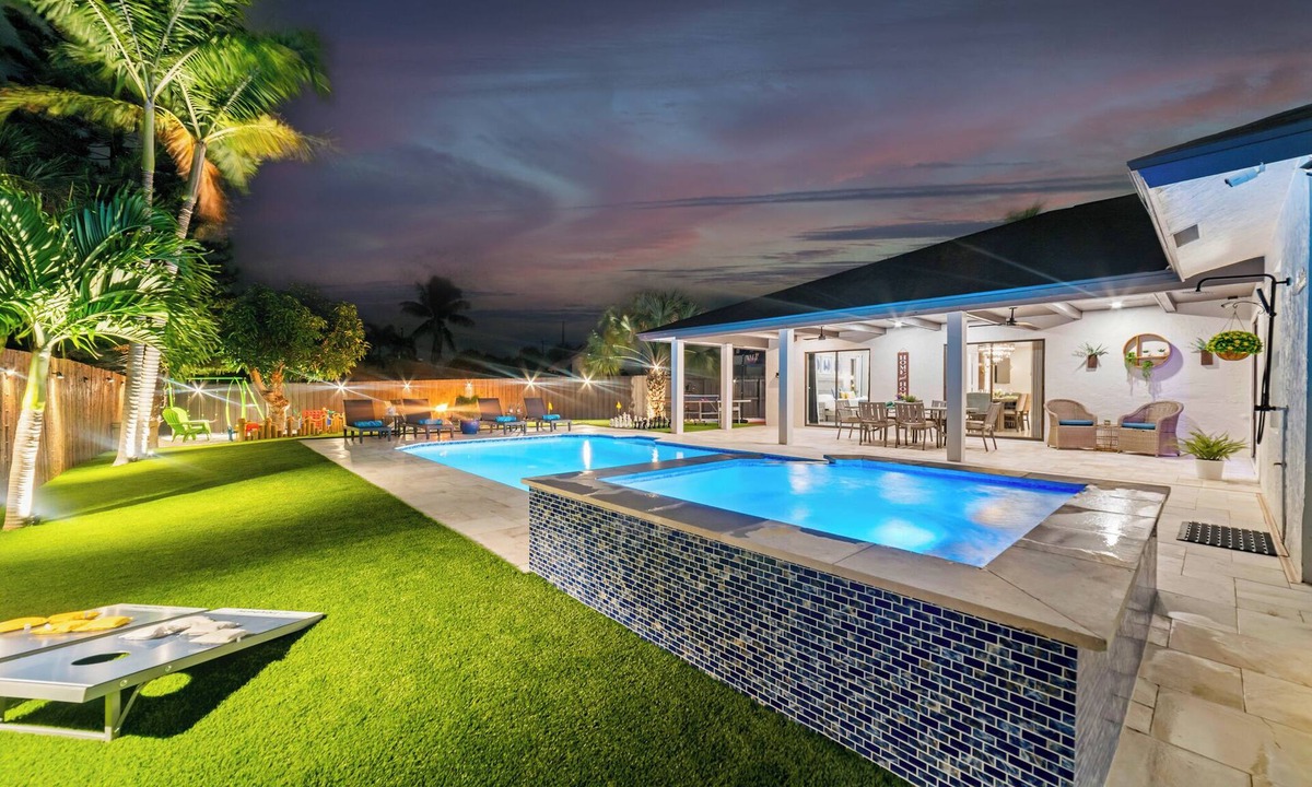 Sea Pines House | Grand Lux Villa/Heated Pool/Spa/Game fun/Nr Beach
