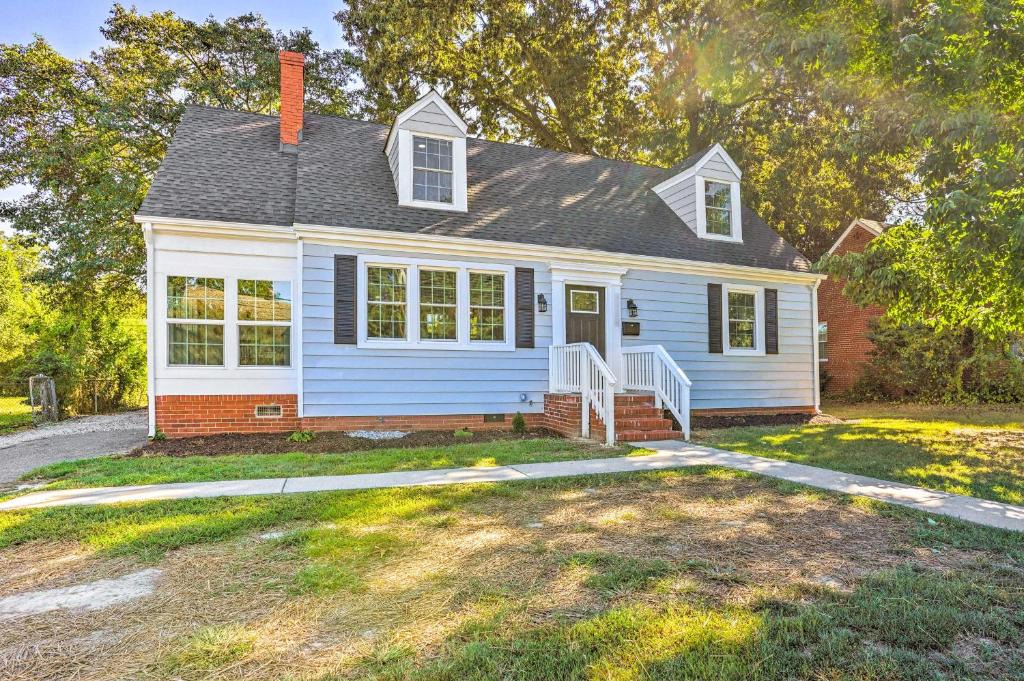 Lakeside House | Grand Richmond Home with Great Location and Views