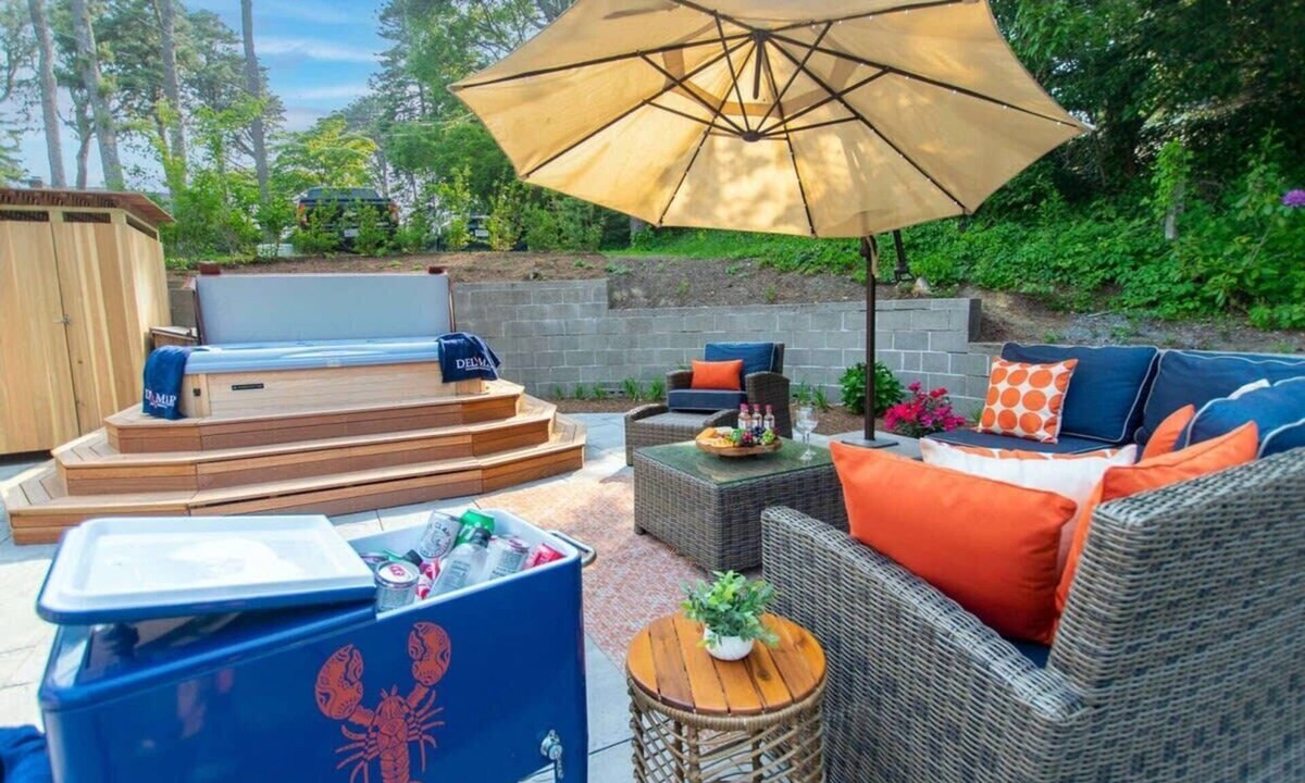 North Chatham House | Great Chatham Location w/Hot Tub, Near Beach!
