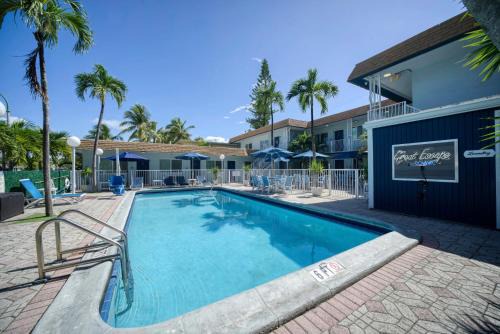 Lauderdale-by-the-Sea Apartment | Great Escape Apartments By Lowkl