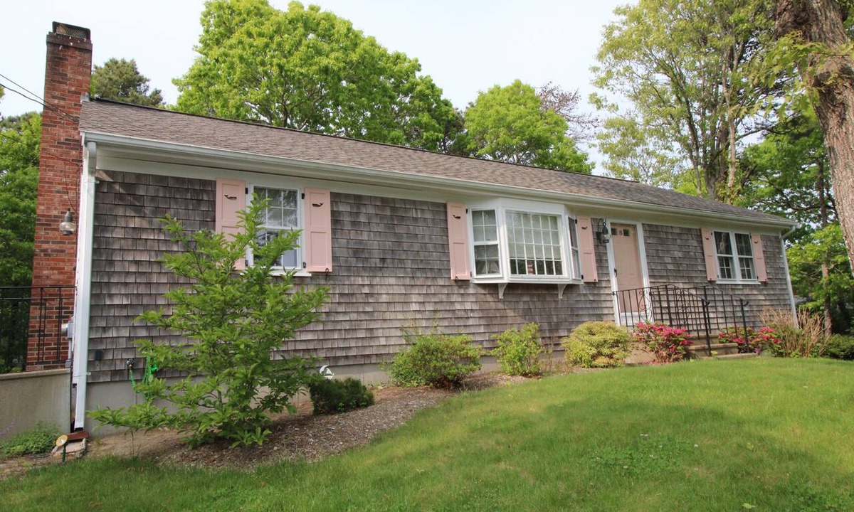 South Dennis Hotel | Great Home in a Quiet Neighborhood Yet Close to Town and Beaches (2312)