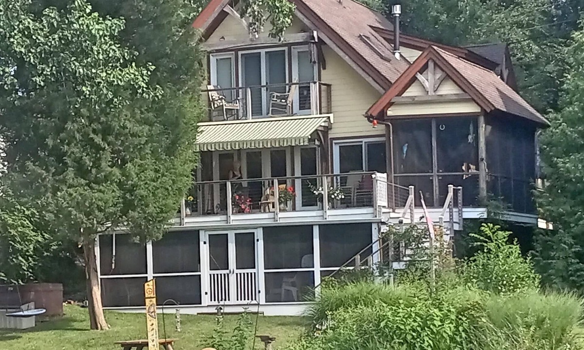 Annapolis House | GREENNEST is an ENVIRONMENTALLY FRIENDLY Waterfront home close to Annapolis