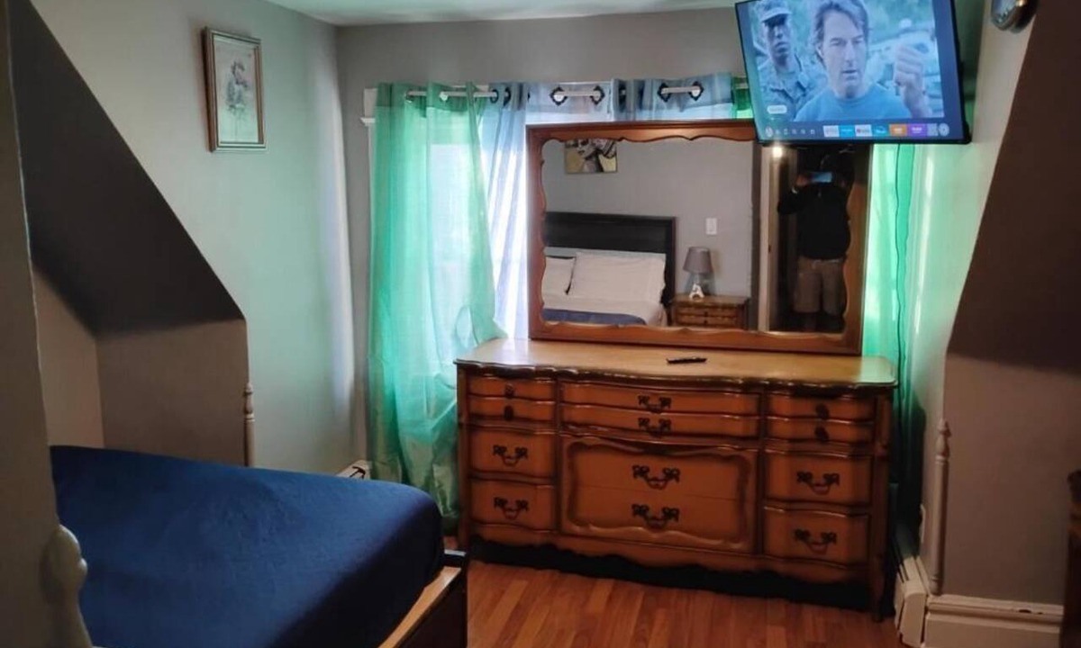 Irvington Bed & Breakfast | Grove 125