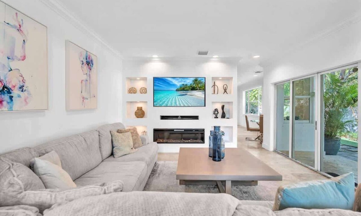Coconut Grove Condo | Grove Walk Manor | 3BR Oasis in Coconut Grove