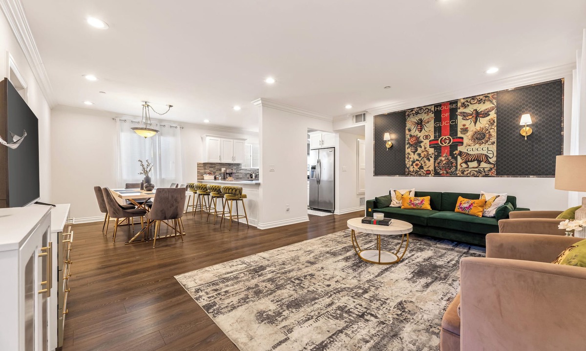 Los Angeles House | Gucci-Inspired 4B3B Home I Close to World Cup I Gated Parking I Heart of LA