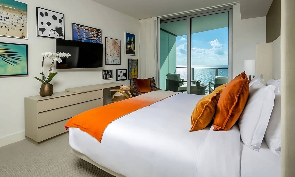 Hollywood South Central Beach Hotel | H Hollywood Resort & Residences, 3 1BR Oceanview King Suites, Kitchen, Pool!