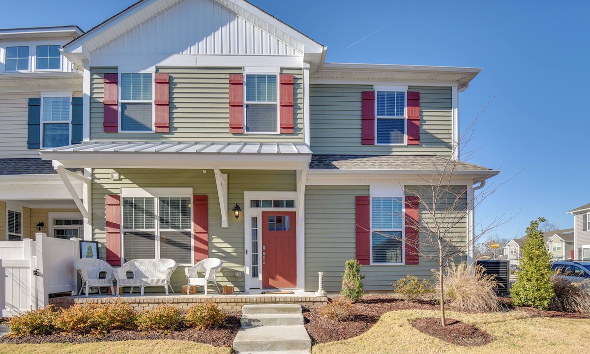 Hampton Condo | Hampton Condo: By Convention Center & Coliseum!