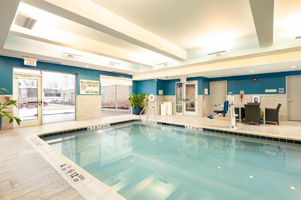 Williamsville Hotel | Hampton Inn Buffalo - Amherst